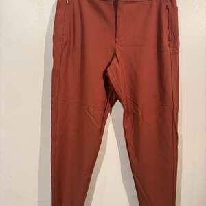 Athleta Stellar Skinny Trouser Pants in Ancient Mahogany Size 18